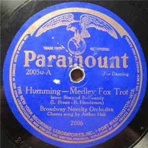 Broadway Novelty Orchestra / Schubert's Dance Orchestra - Humming / Mello Cello FLAC