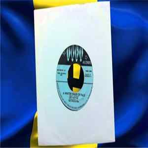 Lew Drayton, The Staccatoes - A Whiter Shade Of Pale / Georgy Girl FLAC