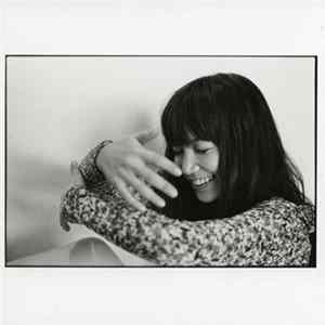 Yuki - うれしくって抱きあうよ FLAC